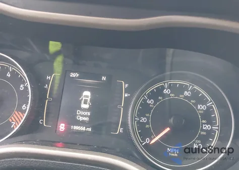 2014 Jeep Cherokee Latitude z USA, uszkodzony, nr VIN 1C4PJLCB6EW157949